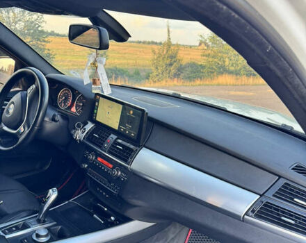 Білий БМВ Х5, об'ємом двигуна 2.99 л та пробігом 307 тис. км за 15000 $, фото 5 на Automoto.ua