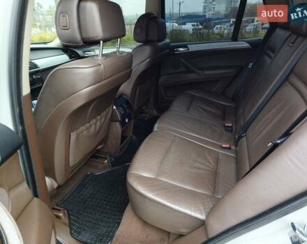 Белый БМВ Х5, объемом двигателя 3 л и пробегом 314 тыс. км за 14699 $, фото 30 на Automoto.ua