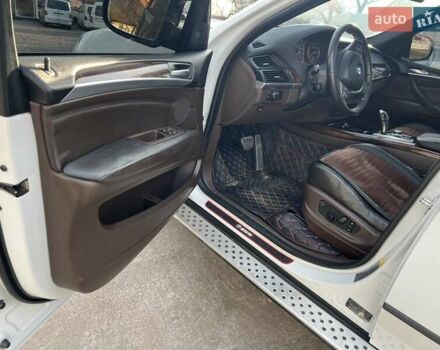 Белый БМВ Х5, объемом двигателя 4.8 л и пробегом 190 тыс. км за 9999 $, фото 7 на Automoto.ua