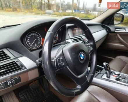 Белый БМВ Х5, объемом двигателя 3 л и пробегом 314 тыс. км за 14699 $, фото 27 на Automoto.ua