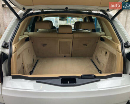 Белый БМВ Х5, объемом двигателя 3 л и пробегом 315 тыс. км за 12800 $, фото 24 на Automoto.ua