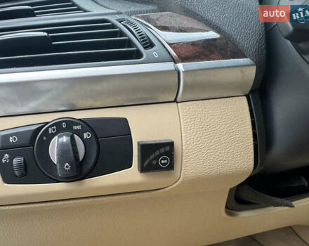 Белый БМВ Х5, объемом двигателя 3 л и пробегом 336 тыс. км за 9500 $, фото 15 на Automoto.ua