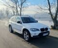 Белый БМВ Х5, объемом двигателя 3 л и пробегом 320 тыс. км за 10000 $, фото 7 на Automoto.ua