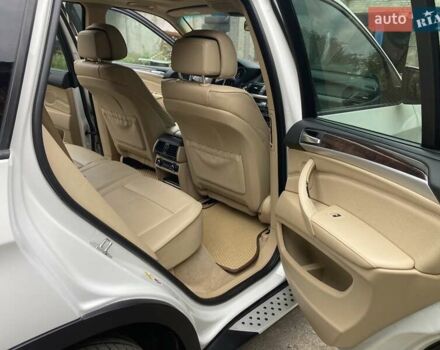 Белый БМВ Х5, объемом двигателя 3 л и пробегом 315 тыс. км за 11500 $, фото 15 на Automoto.ua