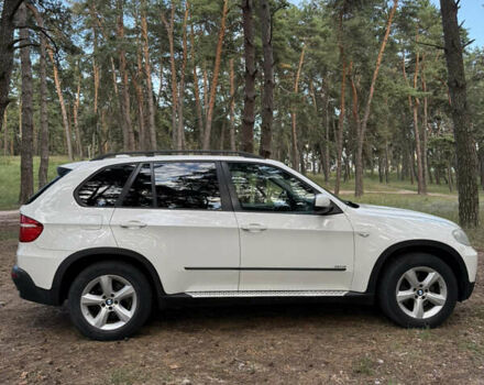 Белый БМВ Х5, объемом двигателя 3 л и пробегом 288 тыс. км за 11999 $, фото 4 на Automoto.ua