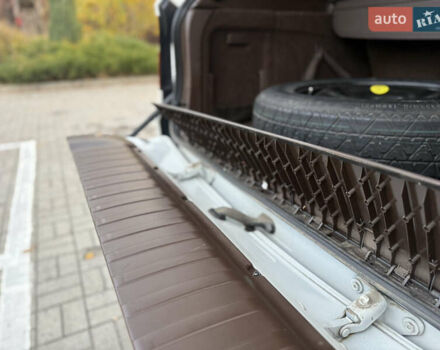 Белый БМВ Х5, объемом двигателя 3 л и пробегом 285 тыс. км за 10800 $, фото 14 на Automoto.ua