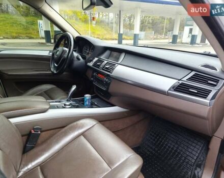 Белый БМВ Х5, объемом двигателя 3 л и пробегом 314 тыс. км за 14699 $, фото 38 на Automoto.ua