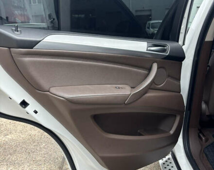 Белый БМВ Х5, объемом двигателя 2.99 л и пробегом 314 тыс. км за 14300 $, фото 52 на Automoto.ua