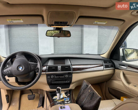Белый БМВ Х5, объемом двигателя 3 л и пробегом 336 тыс. км за 9500 $, фото 10 на Automoto.ua