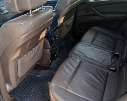 Белый БМВ Х5, объемом двигателя 3 л и пробегом 320 тыс. км за 10000 $, фото 6 на Automoto.ua