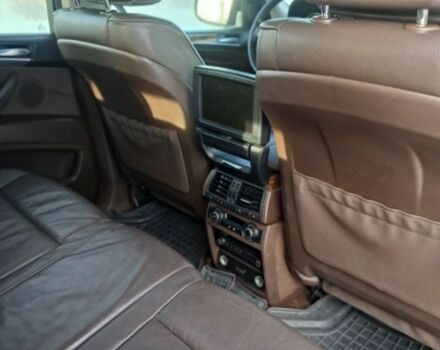 Белый БМВ Х5, объемом двигателя 3 л и пробегом 320 тыс. км за 10000 $, фото 4 на Automoto.ua