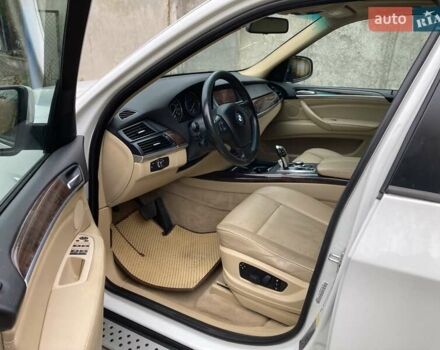 Белый БМВ Х5, объемом двигателя 3 л и пробегом 315 тыс. км за 11500 $, фото 11 на Automoto.ua