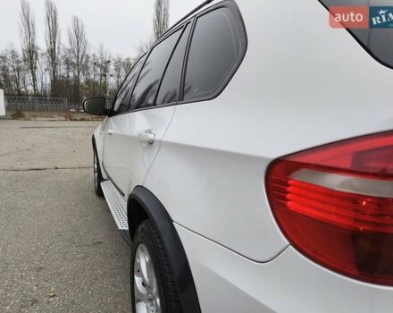 Белый БМВ Х5, объемом двигателя 3 л и пробегом 314 тыс. км за 14699 $, фото 43 на Automoto.ua