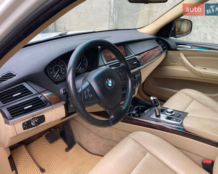 Белый БМВ Х5, объемом двигателя 3 л и пробегом 315 тыс. км за 12800 $, фото 11 на Automoto.ua