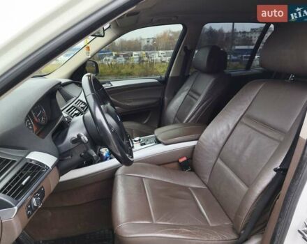 Белый БМВ Х5, объемом двигателя 3 л и пробегом 314 тыс. км за 14699 $, фото 26 на Automoto.ua