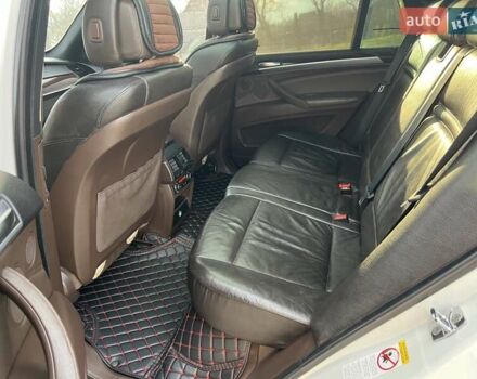 Белый БМВ Х5, объемом двигателя 4.8 л и пробегом 190 тыс. км за 9999 $, фото 6 на Automoto.ua