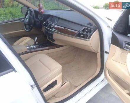 Білий БМВ Х5, об'ємом двигуна 3 л та пробігом 350 тис. км за 13000 $, фото 8 на Automoto.ua