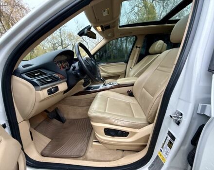 Белый БМВ Х5, объемом двигателя 3 л и пробегом 251 тыс. км за 13800 $, фото 11 на Automoto.ua