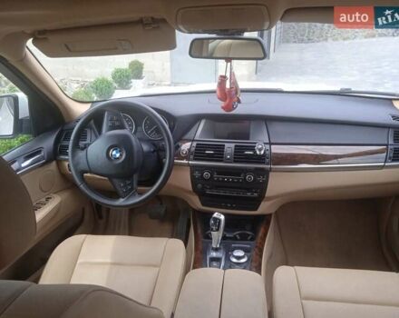 Білий БМВ Х5, об'ємом двигуна 3 л та пробігом 350 тис. км за 13000 $, фото 7 на Automoto.ua