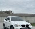 Білий БМВ Х5, об'ємом двигуна 2.99 л та пробігом 310 тис. км за 13200 $, фото 1 на Automoto.ua