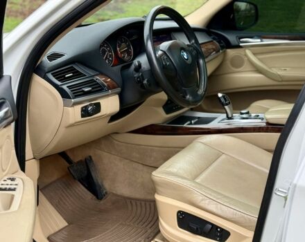 Белый БМВ Х5, объемом двигателя 3 л и пробегом 251 тыс. км за 13800 $, фото 10 на Automoto.ua