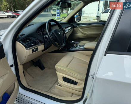 Белый БМВ Х5, объемом двигателя 2.99 л и пробегом 195 тыс. км за 15500 $, фото 6 на Automoto.ua
