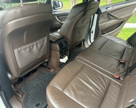 Белый БМВ Х5, объемом двигателя 3 л и пробегом 303 тыс. км за 16500 $, фото 6 на Automoto.ua