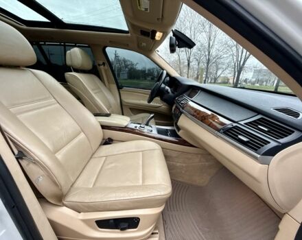 Белый БМВ Х5, объемом двигателя 3 л и пробегом 251 тыс. км за 13800 $, фото 13 на Automoto.ua