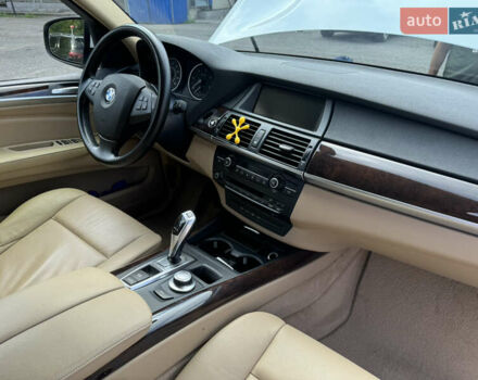 Белый БМВ Х5, объемом двигателя 2.99 л и пробегом 195 тыс. км за 15500 $, фото 12 на Automoto.ua