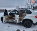 Белый БМВ Х5, объемом двигателя 3 л и пробегом 288 тыс. км за 12700 $, фото 68 на Automoto.ua