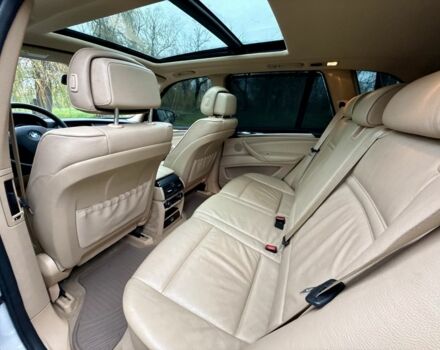 Белый БМВ Х5, объемом двигателя 3 л и пробегом 251 тыс. км за 13800 $, фото 14 на Automoto.ua