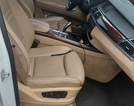 Белый БМВ Х5, объемом двигателя 3 л и пробегом 264 тыс. км за 15000 $, фото 1 на Automoto.ua