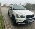 Белый БМВ Х5, объемом двигателя 3 л и пробегом 303 тыс. км за 16500 $, фото 4 на Automoto.ua