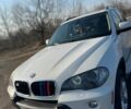 Белый БМВ Х5, объемом двигателя 3 л и пробегом 360 тыс. км за 17000 $, фото 1 на Automoto.ua