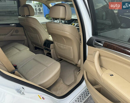 Белый БМВ Х5, объемом двигателя 2.99 л и пробегом 195 тыс. км за 15500 $, фото 8 на Automoto.ua