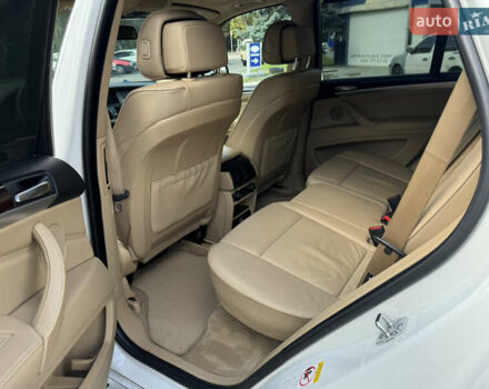 Белый БМВ Х5, объемом двигателя 2.99 л и пробегом 195 тыс. км за 15500 $, фото 9 на Automoto.ua