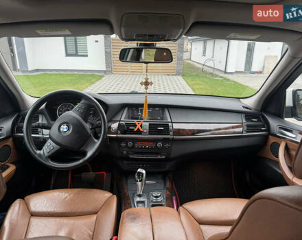 Білий БМВ Х5, об'ємом двигуна 3 л та пробігом 338 тис. км за 10800 $, фото 10 на Automoto.ua