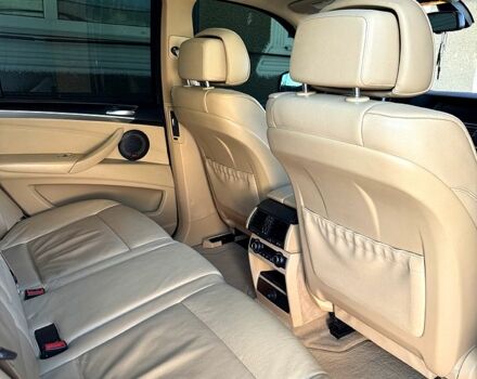 Белый БМВ Х5, объемом двигателя 3 л и пробегом 220 тыс. км за 14300 $, фото 7 на Automoto.ua