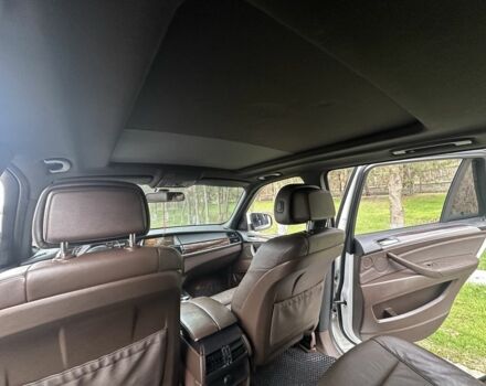 Белый БМВ Х5, объемом двигателя 3 л и пробегом 303 тыс. км за 16500 $, фото 7 на Automoto.ua