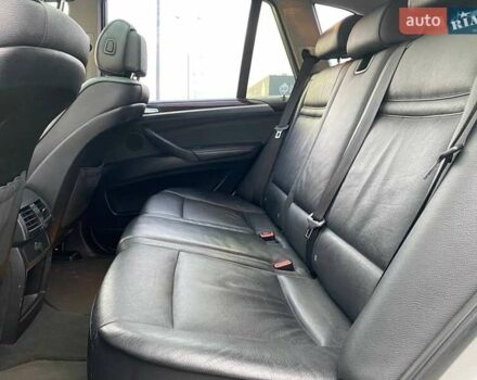 Білий БМВ Х5, об'ємом двигуна 3 л та пробігом 309 тис. км за 12990 $, фото 16 на Automoto.ua