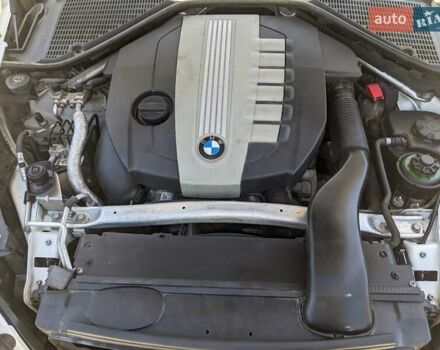 Белый БМВ Х5, объемом двигателя 3 л и пробегом 309 тыс. км за 13600 $, фото 16 на Automoto.ua