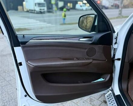 Белый БМВ Х5, объемом двигателя 2.98 л и пробегом 265 тыс. км за 10450 $, фото 18 на Automoto.ua