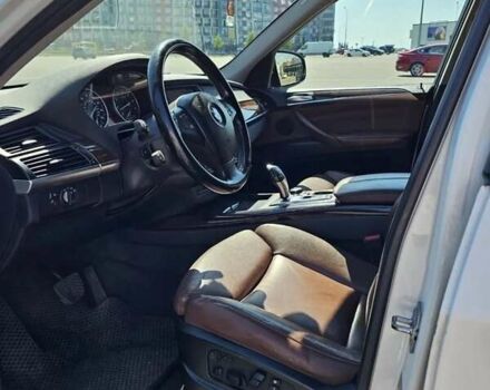 Белый БМВ Х5, объемом двигателя 2.98 л и пробегом 209 тыс. км за 13900 $, фото 8 на Automoto.ua