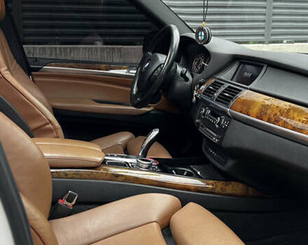 Белый БМВ Х5, объемом двигателя 3 л и пробегом 272 тыс. км за 16500 $, фото 8 на Automoto.ua