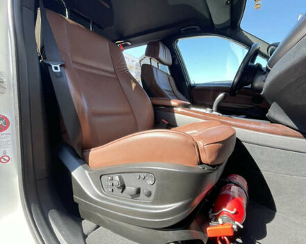 Белый БМВ Х5, объемом двигателя 2.99 л и пробегом 290 тыс. км за 22000 $, фото 65 на Automoto.ua