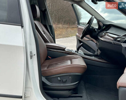 Білий БМВ Х5, об'ємом двигуна 3 л та пробігом 325 тис. км за 17200 $, фото 15 на Automoto.ua
