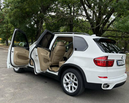 Белый БМВ Х5, объемом двигателя 3 л и пробегом 235 тыс. км за 17500 $, фото 5 на Automoto.ua