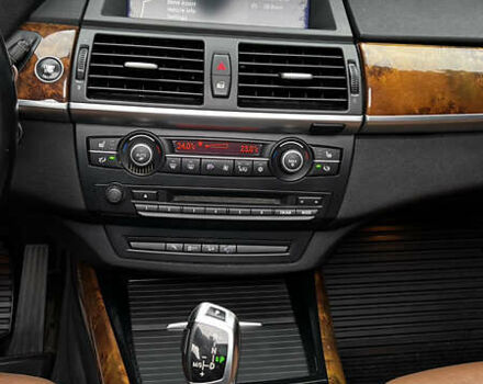 Белый БМВ Х5, объемом двигателя 3 л и пробегом 272 тыс. км за 16500 $, фото 16 на Automoto.ua