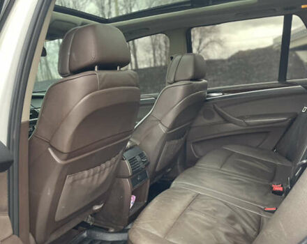 Белый БМВ Х5, объемом двигателя 3 л и пробегом 420 тыс. км за 9300 $, фото 16 на Automoto.ua