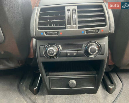 Белый БМВ Х5, объемом двигателя 3 л и пробегом 250 тыс. км за 11250 $, фото 12 на Automoto.ua